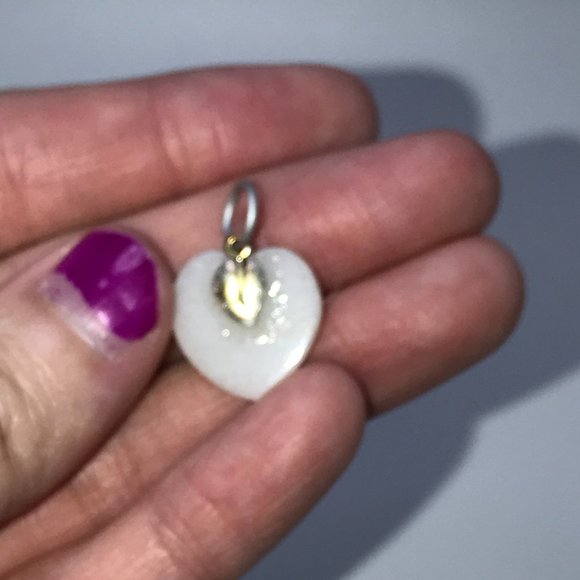Snowy Quartz Heart Pendant - Picture 4 of 15